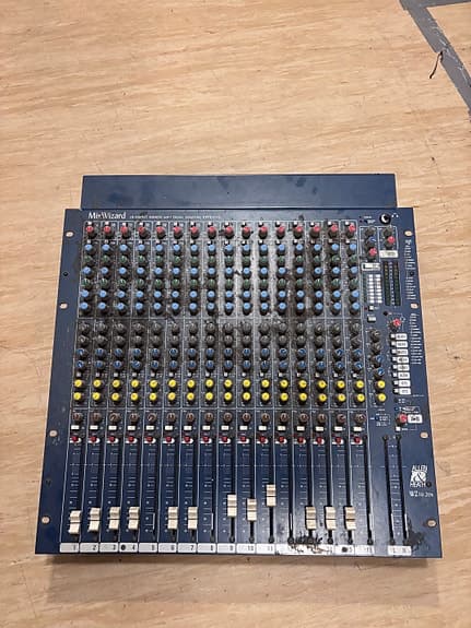 Allen & Heath MixWizard WZ16:2DX 16-kanals Miksepult / Mikser