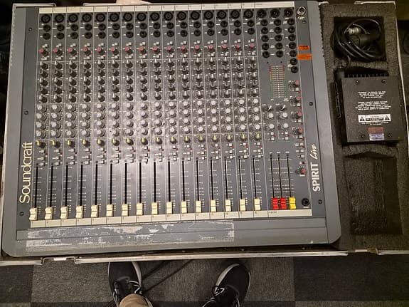 Soundcraft spirit live 16 med flight