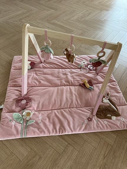 Little Dutch Fairy Garden babygym med leketeppe