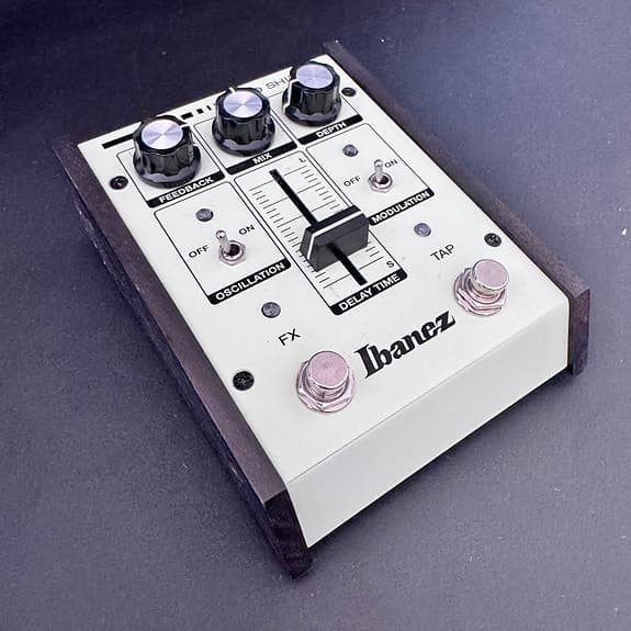 Ibanez Echo Shifter ES2, strøken delay-pedal
