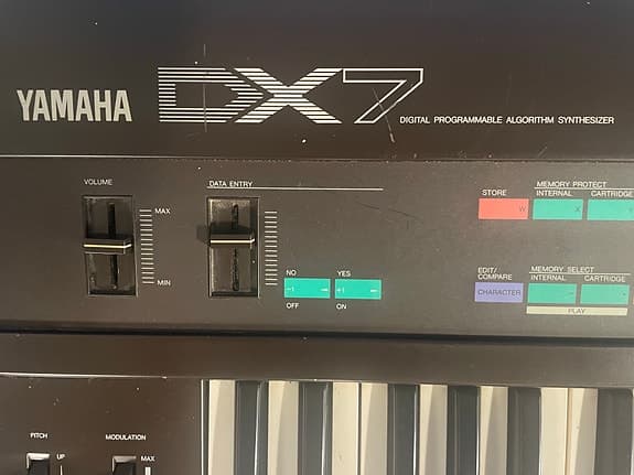 Yamaha DX7 synth / keyboard