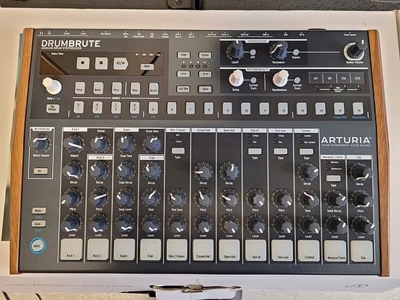 Arturia Drumbrute analog trommemaskin