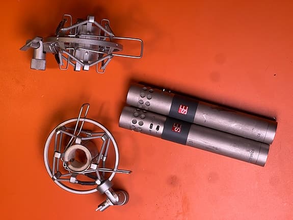 sE Electronics SE3 Med. Diaphragm Cardioid Condenser Microphone Stereo Pair