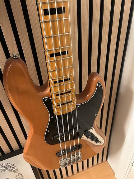 Squier Classic Vibe ’70s Jazz Bass 5-strenger