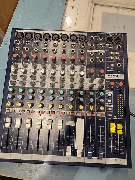 Soundcraft EPM 8-kanals mikser