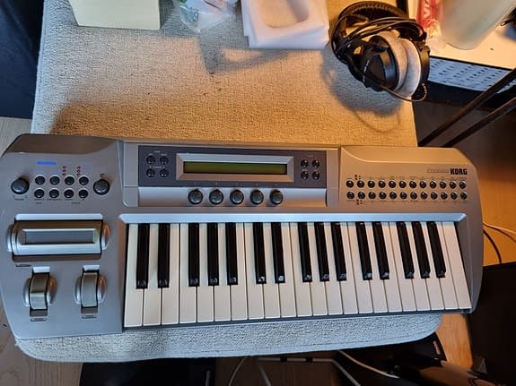 Korg prophecy solo synthesizer