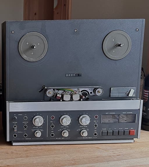 Revox B77 4 spor 3 3/4 ips - 7 1/2 ips båndspiller