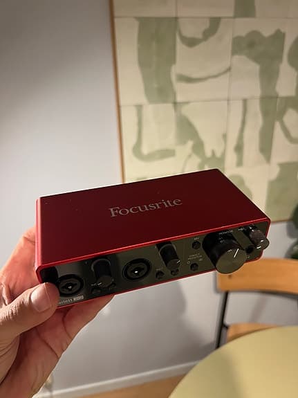 Focusrite Scarlett 2i2 lydkort + mic + headset 3 gen