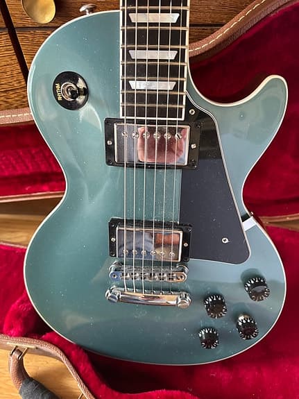 Gibson Les Paul Moderne 2022. Pellhemblue