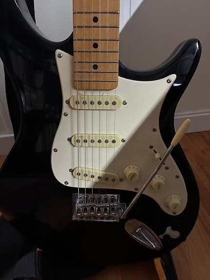 Elektrisk gitar Stratocaster-type svart - meget lett gitar