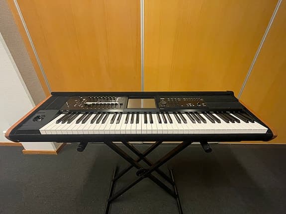 Korg Kronos 2 73 Music Workstation