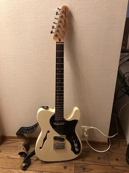 Squier Affinity Series Telecaster Thinline by fender