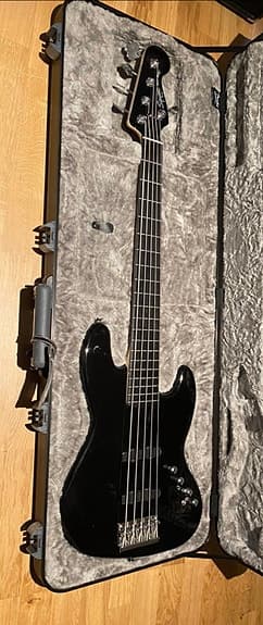 Flott Squier Deluxe Jazz Bass V Active 5-strenger (2018-modell) – Må hentes