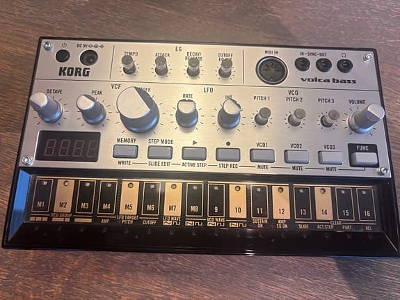 Korg Volca Bass analog synth