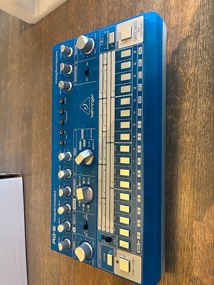 Behringer RD-6 Blue trommemaskin / drum machine