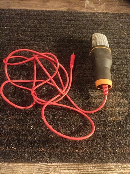 Kondensaattori mikrofoni