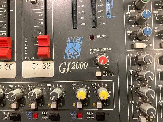 Allen & Heath GL2200 Äänimiksauspöytä