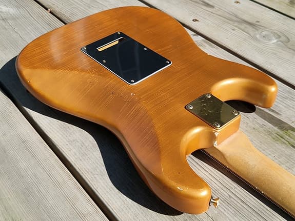 Sähkökitaran relikointi-, nitro refinish - ja trimmauspalvelu - image 7