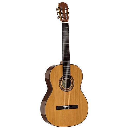 Salvador Cortez CC-22 Solid Cedar Top 4/4 Classical kitara (uusi)