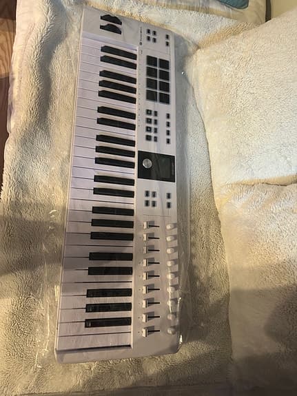 Arturia essential 49 mk3