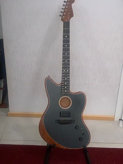 Fender Acoustasonic Jazzmaster puoliakustinen kitara