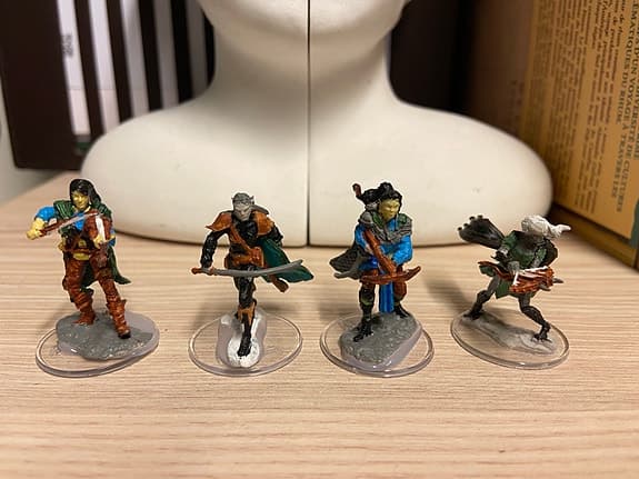 DnD figuureja ja noppia