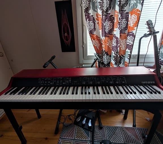 Nord Grand digitaalipiano