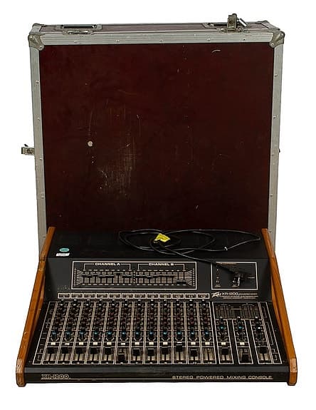 PEAVEY XR-1200 Powered Mixerconsole