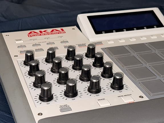 AKAI MPC Renaissance + MPC2 ohjelmisto! ERINOMAINEN KUNTO - image 2