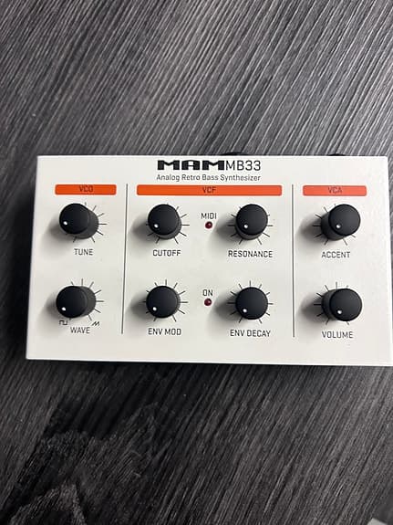 MAM MB33 Analog Retro Bass Synthesizer