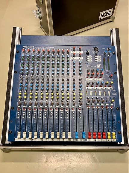 Allen & Heath WZ 14:4:2 + Thon mixercase