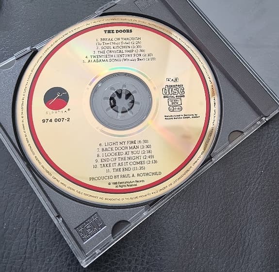CD -levyjä yhdessä tai erikseen - image 5