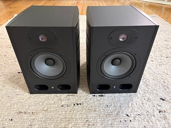 Focal Alpha 65 (incl. 2x Millenium BS-500 Monitor Stand)