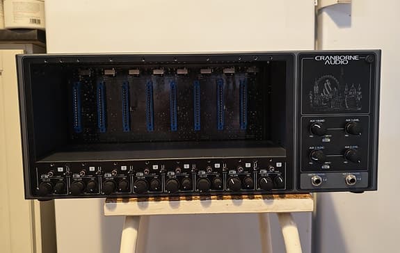 Cranborne Audio 500R8 8-paikkainen 500-sarjan räkkikotelo ja äänikortti