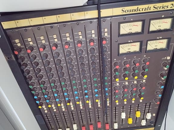 Soundcraft 200