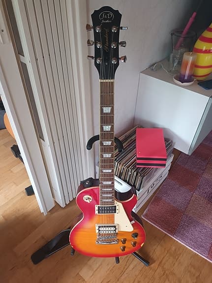 J&D LES PAUL vaihdetaan stratoon tai teleen