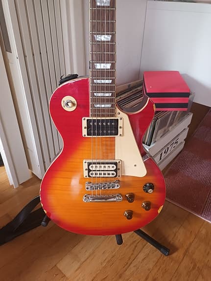 J&D LES PAUL vaihdetaan stratoon tai teleen - image 2