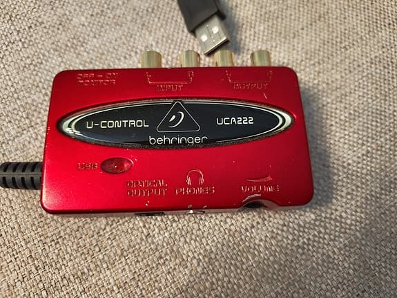 Behringer U-Control UCA222 - USB Audio Interface