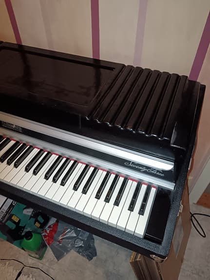 Mark II Rhodes Stage piano, Seventy Three