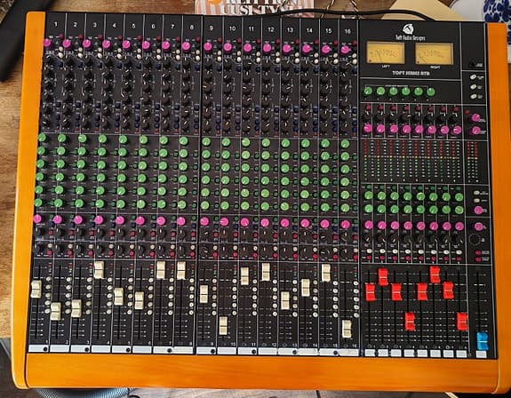Toft Audio Designs Series ATB 16-kanavainen mikseri