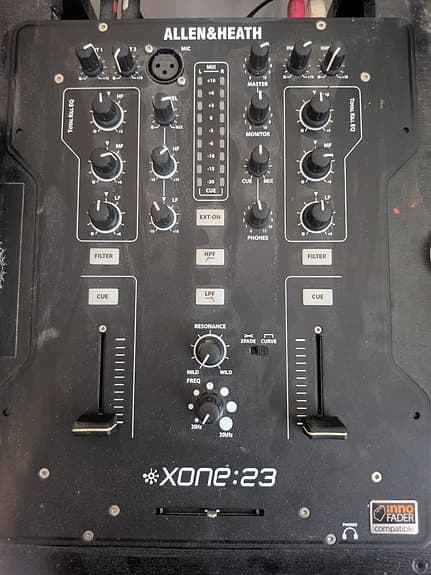 Allen & Heath Xone:23 DJ-mikseri musta