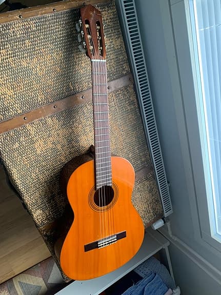 Yamaha CG-110 klassinen kitara + pehmeä kantolaukku (priced to sell)