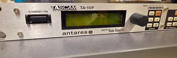 Tascam TA-1vp vokaaliprosessori