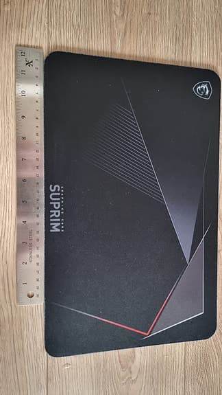 MSI Suprim Gaming Hiirimatto (musta)