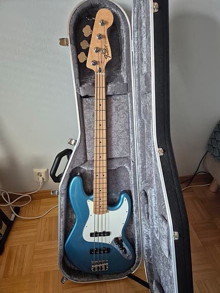 Fender Standard Jazz Bass