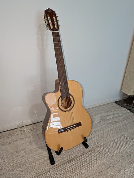 Ortega elektroakustinen vasuri + keikkapussi