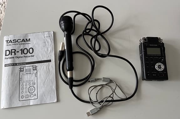 Tascam DR-100 äänityslaite