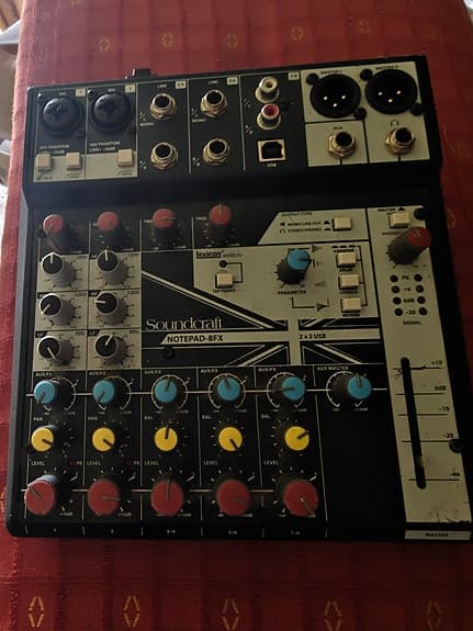 Soundcraft 8fx ja mikrofonit