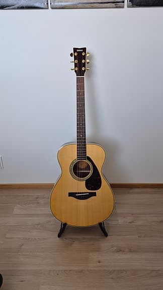 Yamaha LS6 A.R.E. teräskielinen akustinen kitara/steel string acoustic guitar