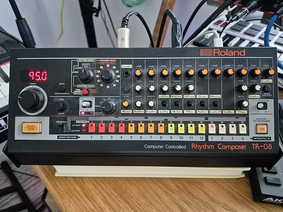 Roland TR-808 rumpukone